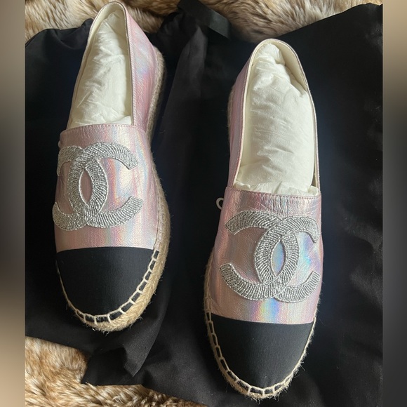 Chanel Pink Iridescent Laminated Lambskin Grosgrain Embroidered CC Espadrilles - Picture 3 of 11